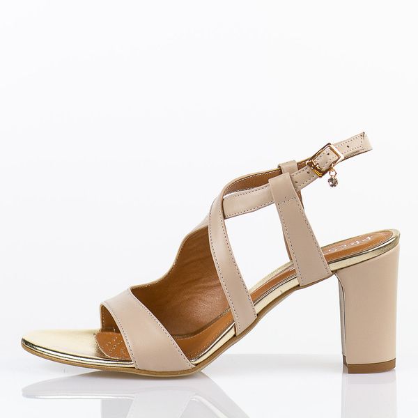 Beżowe skórzane Polskie sandały damskie na słupku Prestige 2094. Brązowe sandały damskie Prestige, bez wzorów, ze skóry, bez obcasa, na słupku, bez zapięcia. Za 389.00 zł.