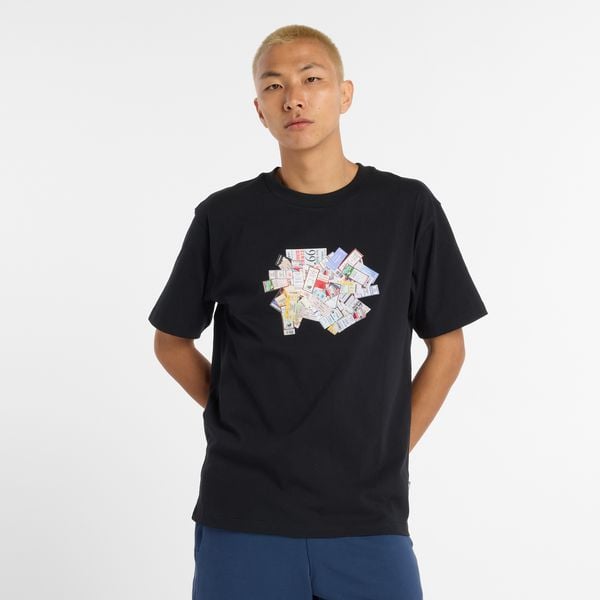 Koszulka męska New Balance MT53905BK – czarna. Czarne koszulki sportowe męskie New Balance, l, z aplikacjami, z dresówki, bez kołnierzyka, bez ramiączek. Za 169.99 zł.