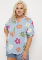Jasnoniebieska Koszula z Lnu i Bawełny w Kwiaty z Krótkim Rękawem Ambubia. Niebieskie bluzki damskie Born2be, na lato, plus size, bez wzorów, z bawełny, bez kołnierzyka, plus size, bez ramiączek. Za 79.99 zł.