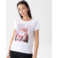 T-shirt z nadrukiem Smile - Biały. T-shirty damskie marki House. Za 29.99 zł.