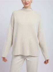 Sweter z półgolfem - beżowy. Brązowe swetry damskie Sinsay, l, bez wzorów, bez kołnierzyka, bez ramiączek, bez kaptura. Za 49.99 zł.