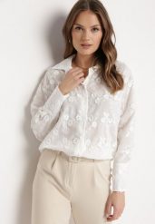 Biała Koszula Ozdobiona Haftami i Kwiatkami z Wysokim Mankietem Lirexia. Białe bluzki damskie Born2be, l, bez wzorów, eleganckie, bez kołnierzyka, bez ramiączek. Za 139.99 zł.