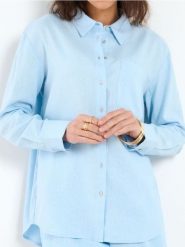 Wiskozowa koszula z domieszką lnu - błękitny. Niebieskie koszule damskie Sinsay, l, bez wzorów, z materiału, bez kołnierzyka, bez ramiączek. Za 39.99 zł.