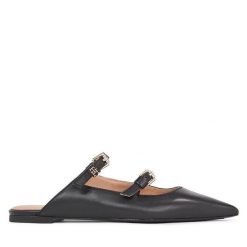 Klapki Tommy Hilfiger. Czarne klapki damskie Tommy Hilfiger, bez wzorów, bez obcasa. Za 569.99 zł.