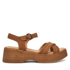 Sandały Lasocki. Brązowe sandały damskie Lasocki, bez wzorów, bez obcasa, na płaskiej podeszwie, bez zapięcia. Za 143.99 zł.