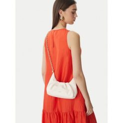 Torebka Furla. Białe torebki do ręki damskie Furla, bez wzorów, klasyczne, bez dodatków. Za 1,179.00 zł.