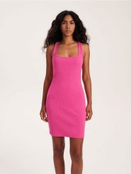 Bawełniana sukienka mini - fuksja. Czerwone sukienki damskie Reserved, l, bez wzorów, z bawełny, bez kołnierzyka, bez ramiączek, mini, dopasowane. W wyprzedaży za 29.99 zł.