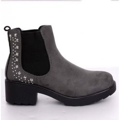 Sztyblety z ćwiekami szare Z175 Grey. Szare botki damskie ButyModne, klasyczne, bez obcasa, bez zapięcia. W wyprzedaży za 109.00 zł.