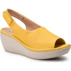 Sandały CLARKS - Reedly Shaina 261407084 Yellow Nubuck. Klapki damskie marki Clarks. Za 299.00 zł.