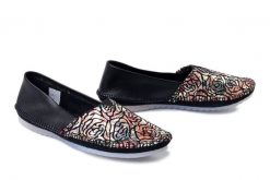 MACIEJKA 1930B-01/00-0 czarny + kwiaty, baleriny damskie. Czarne baleriny damskie Maciejka, na lato, bez wzorów, ze skóry, bez obcasa. Za 219.90 zł.