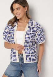 Niebieska Bawełniana Koszula z Geometrycznym Motywem Melicene. Niebieskie bluzki damskie Born2be, l, bez wzorów, z bawełny, eleganckie, bez kołnierzyka, bez ramiączek. Za 129.99 zł.