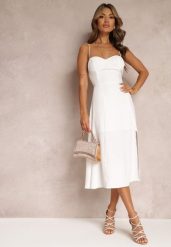 Biała Rozkloszowana Sukienka Midi z Rozcięciem na Ramiączkach Josine. Białe sukienki damskie Renee, l, bez wzorów, eleganckie, bez kołnierzyka, bez ramiączek, midi, rozkloszowane. Za 99.99 zł.