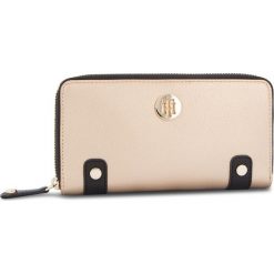 Duży Portfel Damski TOMMY HILFIGER - Tommy Chain Za Walle AW0AW05862 901. Portfele damskie marki Tommy Hilfiger. W wyprzedaży za 199.00 zł.
