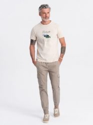 Męskie spodnie JOGGERY z zapinanymi kieszeniami cargo - beżowe V2 OM-PAJO-0123 - XXL. Brązowe spodnie sportowe męskie Ombre Clothing, l, bez wzorów, z bawełny. Za 107.99 zł.