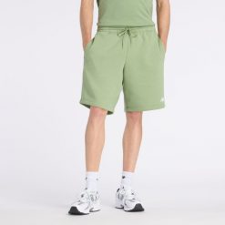 Spodenki męskie New Balance MS43903AAR – zielone. Zielone szorty męskie New Balance, m, bez wzorów, z bawełny, klasyczne. Za 169.99 zł.