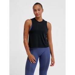 Damski tank top Hummel Vanja Muscle. Czarne koszulki sportowe damskie Hummel, bez wzorów, bez kołnierzyka, bez ramiączek, na fitness i siłownię. Za 147.00 zł.