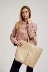 Torba shopper zapinana na zamek beżowa. Brązowe torebki shopper damskie MOODO, bez wzorów, bez dodatków. W wyprzedaży za 64.99 zł.
