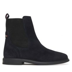 Sztyblety Tommy Hilfiger. Niebieskie botki damskie Tommy Hilfiger, bez obcasa, na płaskiej podeszwie, bez zapięcia. Za 449.99 zł.