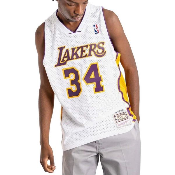Koszulka do koszykówki męska Mitchell & Ness NBA Alternate Jersey Lakers 2002. Białe koszulki sportowe męskie Mitchell & Ness, m, bez wzorów, z jersey, bez kołnierzyka, bez ramiączek, do koszykówki. Za 559.00 zł.
