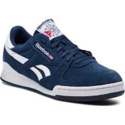 Buty Reebok - Phase 1 Pro Mu DV4076 Collegiate Navy/White. Niebieskie półbuty na co dzień męskie Reebok, z materiału, klasyczne, bez zapięcia. W wyprzedaży za 259.00 zł.