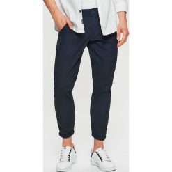 Spodnie CHINO z kolekcji BASIC - Niebieski. Spodnie materiałowe męskie marki Cropp. Za 69.99 zł.