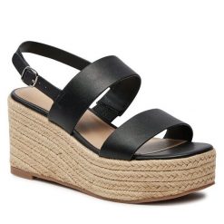Espadryle Aldo. Czarne klapki damskie Aldo, bez wzorów, bez obcasa, bez zapięcia. Za 299.99 zł.