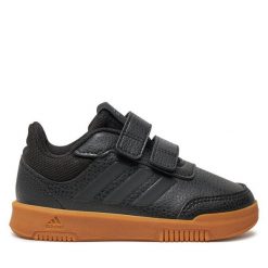 Sneakersy adidas. Brązowe trampki i tenisówki chłopięce Adidas, bez wzorów, bez zapięcia. Za 359.99 zł.