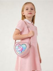 Torebka na ramię w kształcie serca z cekinowym motywem jednorożca - różowy. Czerwone torby i plecaki dziecięce Sinsay. Za 17.99 zł.