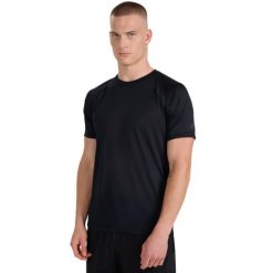 Koszulka męska 4F FNK M1499 głęboka czerń 4FWAW25TFTSM1499 20S. Czarne koszulki sportowe męskie 4f, m, bez wzorów, bez kołnierzyka, bez ramiączek, do biegania. Za 95.90 zł.