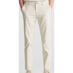 Chinosy slim fit - Beżowy. Spodnie materiałowe męskie marki Reserved. Za 129.99 zł.