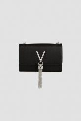 VALENTINO Czarna torebka Divina. Czarne kopertówki damskie Valentino by Mario Valentino, bez wzorów, bez dodatków. W wyprzedaży za 280.99 zł.