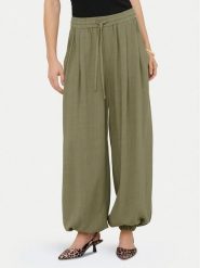 ONLY Spodnie materiałowe Siesta 15373197 Khaki Regular Fit. Brązowe szorty damskie Only, l, bez wzorów, z materiału. Za 169.99 zł.