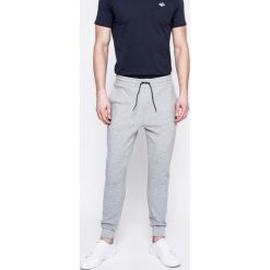 Guess Jeans - Spodnie. Spodnie materiałowe męskie marki Guess Jeans. W wyprzedaży za 199.90 zł.