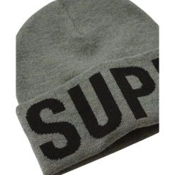 Czapka dzianinowa z logo dla kobiet Superdry. Szare czapki i kapelusze damskie Superdry., bez wzorów, z dzianiny. W wyprzedaży za 108.80 zł.