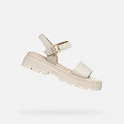 Sandały GEOX D ADACTER S Beżowy. Brązowe sandały damskie Geox, bez wzorów, ze skóry, bez obcasa, bez zapięcia. Za 403.99 zł.