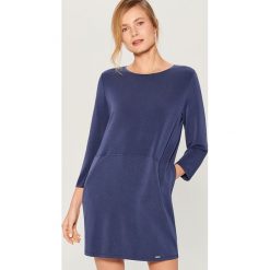 Sukienka oversize z kieszeniami - Niebieski. Sukienki damskie marki Mohito. Za 99.99 zł.