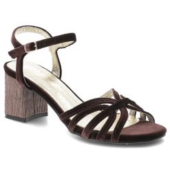 Sandały damskie S.Barski, cholewka ze skóry naturalnej zamszowej na stabilnym obcasie, brązowe, SR61-0102. Brązowe klapki damskie S.BARSKI, bez wzorów, ze skóry, bez obcasa, na obcasie. Za 189.00 zł.