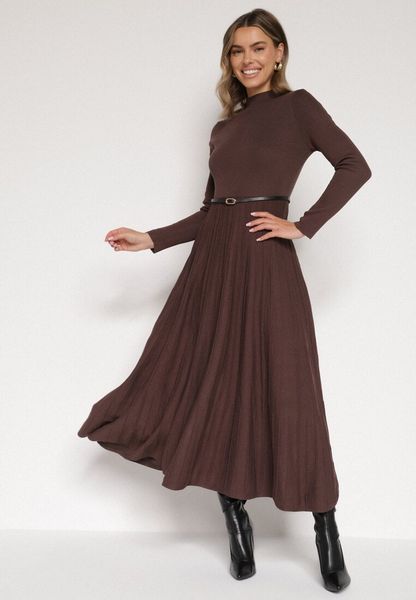 Brązowa Rozkloszowana Sukienka z Dzianiny z Wiskozą z Długim Rękawem i Paskiem Tusmina. Brązowe sukienki damskie Born2be, na co dzień, m, bez wzorów, z dzianiny, eleganckie, bez kołnierzyka, bez ramiączek, rozkloszowane. Za 169.99 zł.