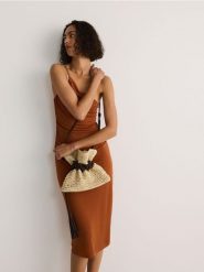 Pleciona torebka mini - kremowy. Białe torebki do ręki damskie Reserved, bez wzorów, bez dodatków. W wyprzedaży za 39.99 zł.