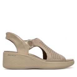 Sandały Skechers. Brązowe sandały damskie Skechers, bez wzorów, bez obcasa, na koturnie, bez zapięcia. Za 359.99 zł.