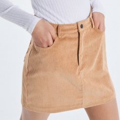 Sztruksowa spódnica mini - Żółty. Spódnice damskie marki Cropp. Za 69.99 zł.