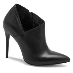 Botki Badura. Czarne botki damskie Badura, bez obcasa, na szpilce, bez zapięcia. Za 359.99 zł.