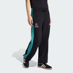 SPODNIE MERCEDES - AMG PETRONAS FORMULA 1 TEAM DNA. Czarne spodnie materiałowe damskie Adidas, s, bez wzorów, z bawełny, z podwyższonym stanem. Za 259.00 zł.