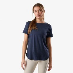 Koszulka treningowa damska Swedemount Core Loose Fit Tee szybkoschnąca. Niebieskie koszulki sportowe damskie SWEDEMOUNT, bez wzorów, bez kołnierzyka, bez ramiączek, do biegania. W wyprzedaży za 71.99 zł.