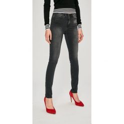 Noisy May - Jeansy. Jeansy damskie marki Noisy may. W wyprzedaży za 69.90 zł.