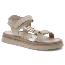 Beżowe Sandały Armodo Stylowe Obuwie Damskie. Brązowe klapki damskie Armodo, z aplikacjami, ze skóry, bez obcasa, bez zapięcia. Za 339.00 zł.