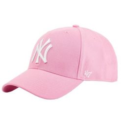 Czapka z daszkiem - New York Yankees Czapka regulowana. Czerwone czapki i kapelusze damskie 47 Brand, bez wzorów, sportowe. Za 109.99 zł.
