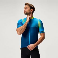 Koszulka rowerowa męska Endura Bitmap FS260. Niebieskie koszulki sportowe męskie ENDURA, na lato, m, bez wzorów, z elastanu, bez kołnierzyka, bez ramiączek, rowerowe. Za 309.99 zł.