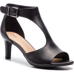 Sandały CLARKS - Laureti Star 261401734 Black Leather. Czarne klapki damskie Clarks, bez wzorów, ze skóry, bez obcasa, na obcasie, bez zapięcia. W wyprzedaży za 269.00 zł.