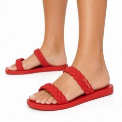 Klapki damskie Ipanema 26826 FEVER SLIDE FEM. Czerwone klapki damskie Ipanema, bez wzorów, z materiału, wakacyjne, bez obcasa. Za 59.00 zł.